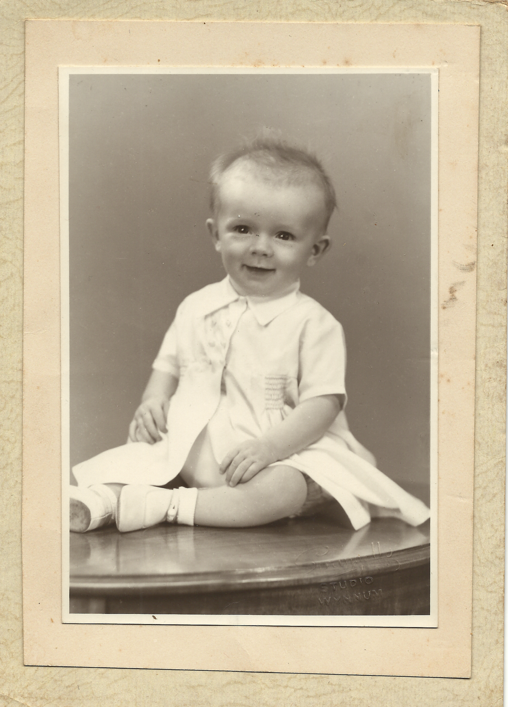 1950 Leslie Thornton 7 months old